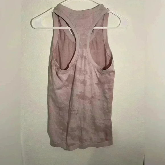 Athleta Momentum Seamless Pink Camo Racerback Tank Top Womens Size Small - Picture 5 of 5